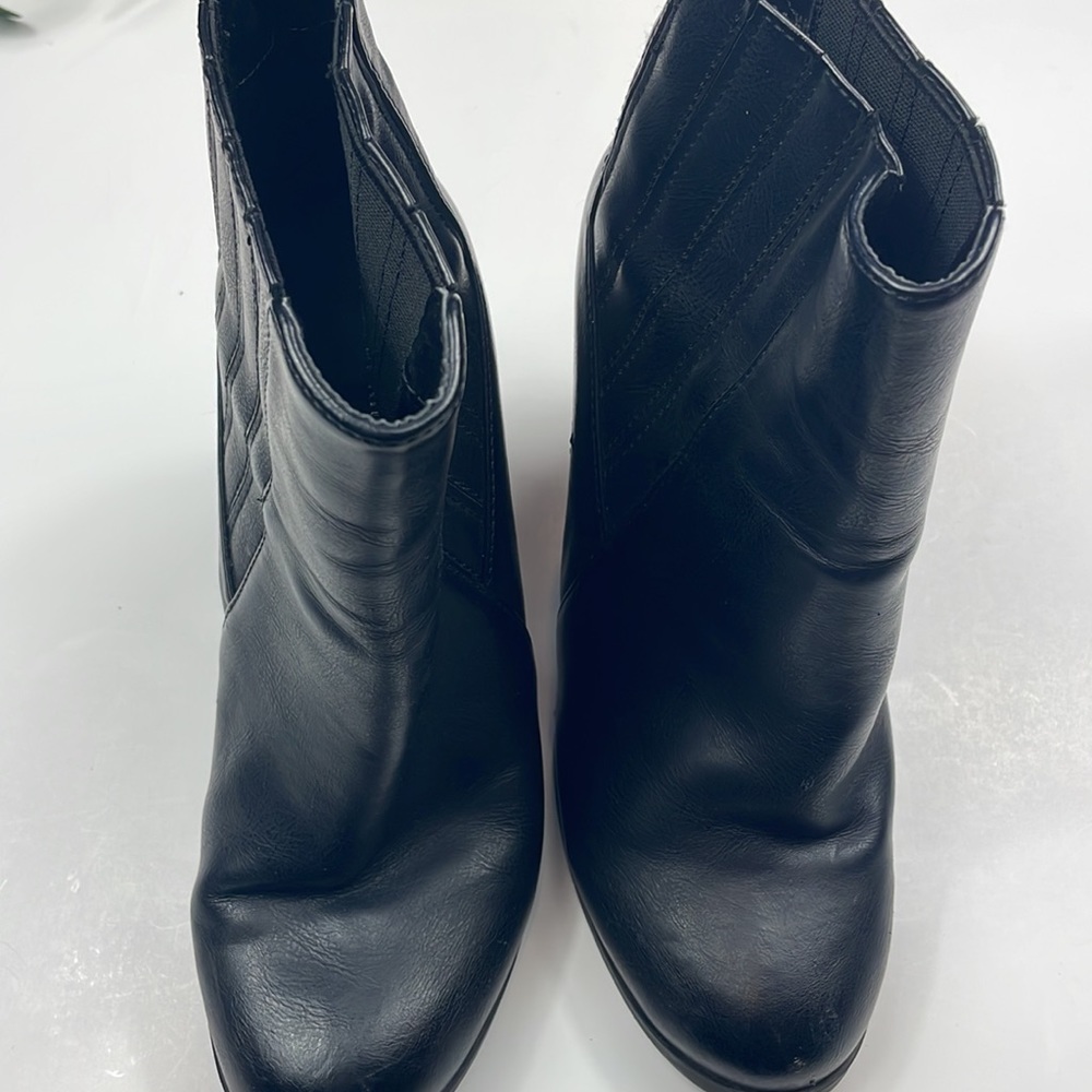 Call it Spring > Black Booties 9 - Picture 13 of 13